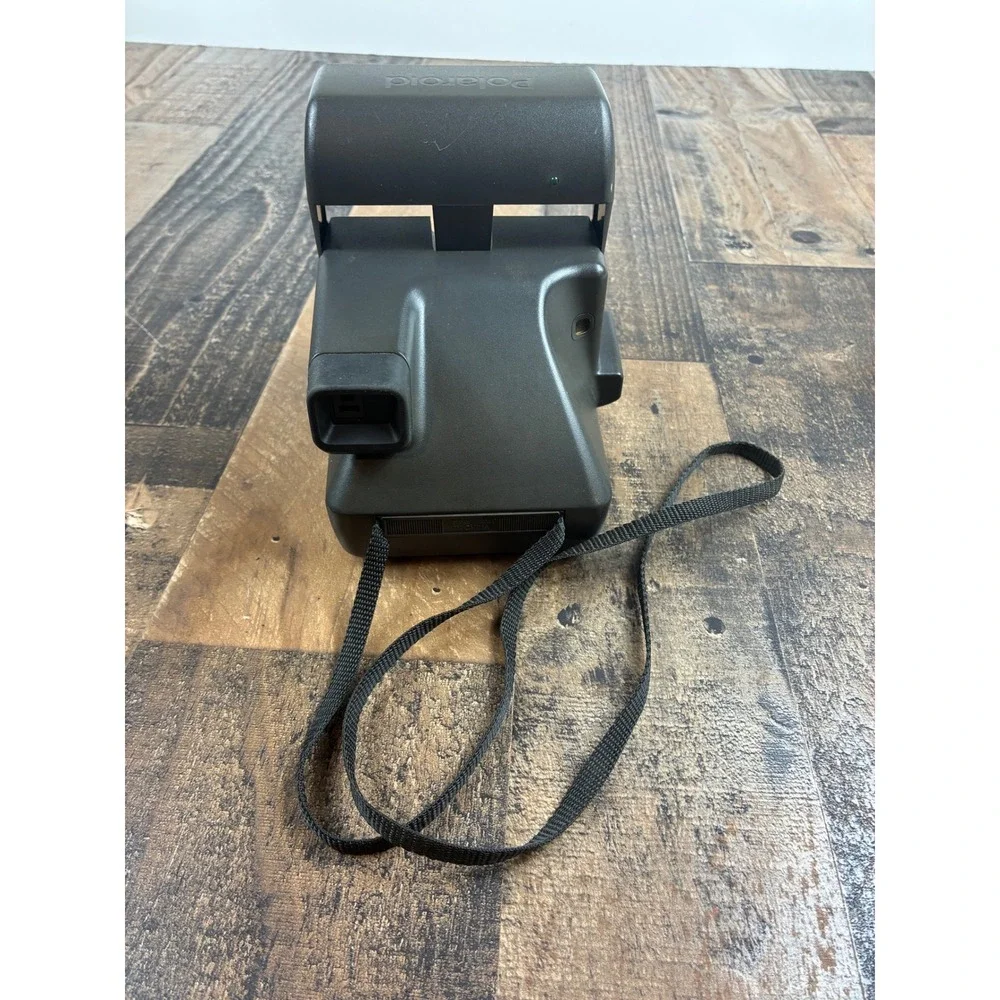 Polaroid OneStep 600 Instant Film Camera Vintage Black with Flash and Strap